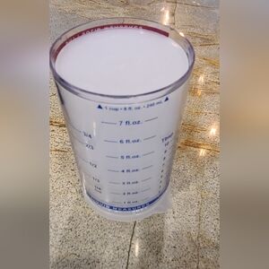 Pampered chef  measure all cup 8 oz